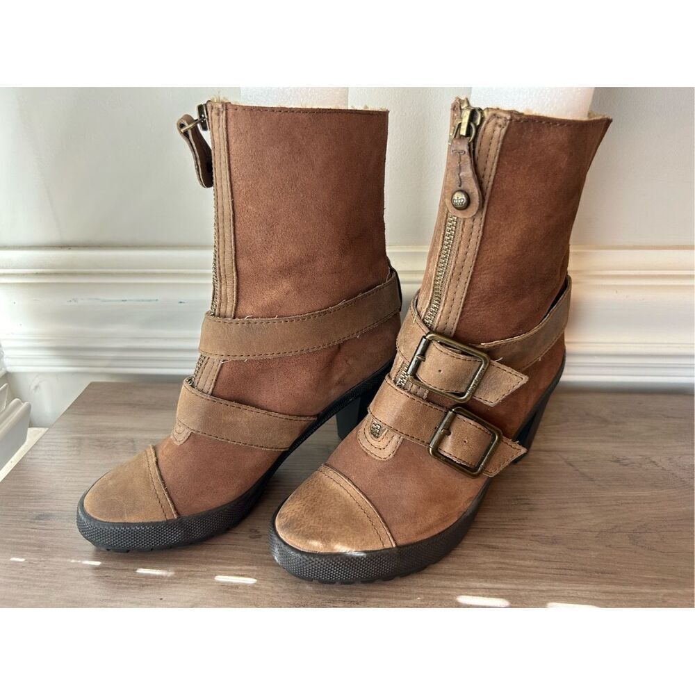 Juicy Couture Zip shearling lined lace up heeled boots 8 leather